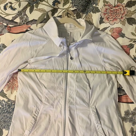 Lululemon Jacket - Picture 6 of 8